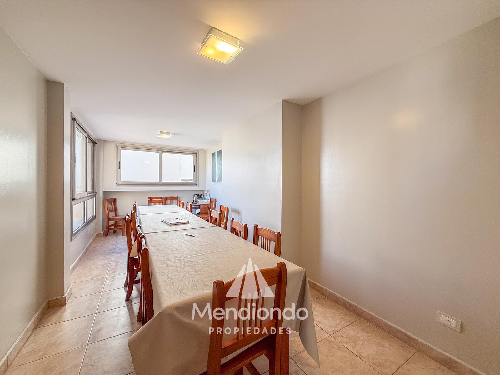 High-end 3-bedroom duplex with 2 parking spaces and a storage room in Plaza Mitre.