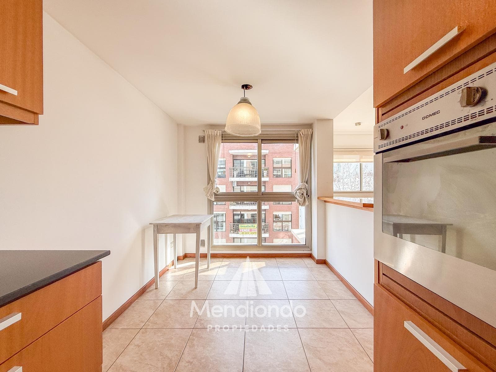High-end 3-bedroom duplex with 2 parking spaces and a storage room in Plaza Mitre.
