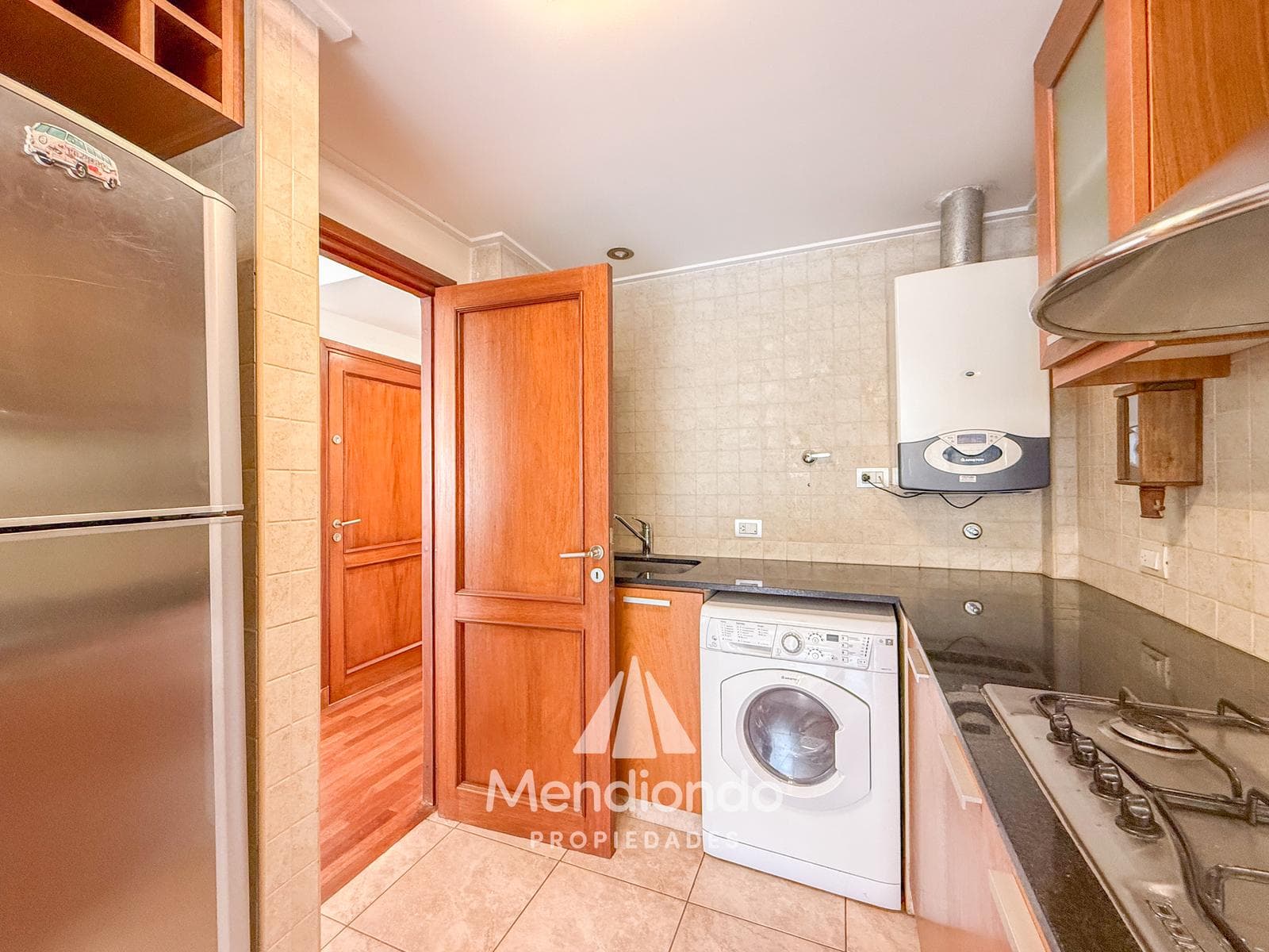 High-end 3-bedroom duplex with 2 parking spaces and a storage room in Plaza Mitre.
