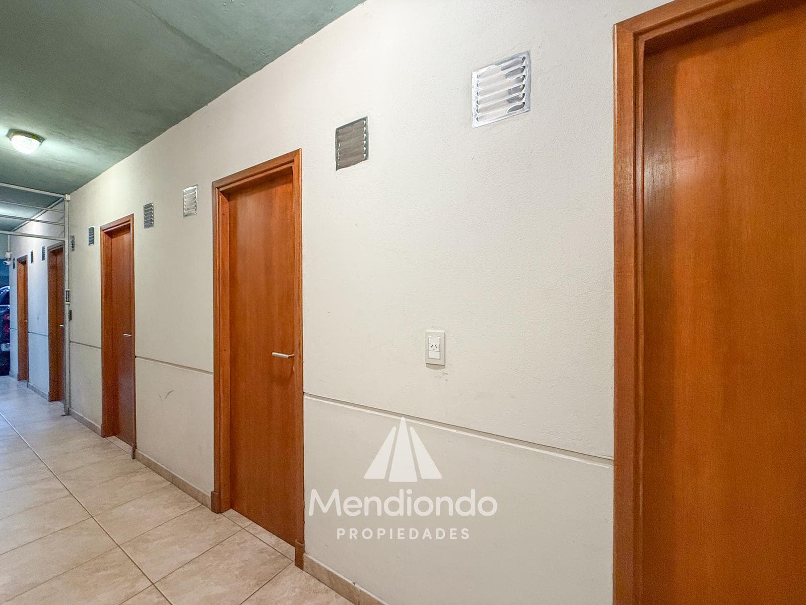 High-end 3-bedroom duplex with 2 parking spaces and a storage room in Plaza Mitre.