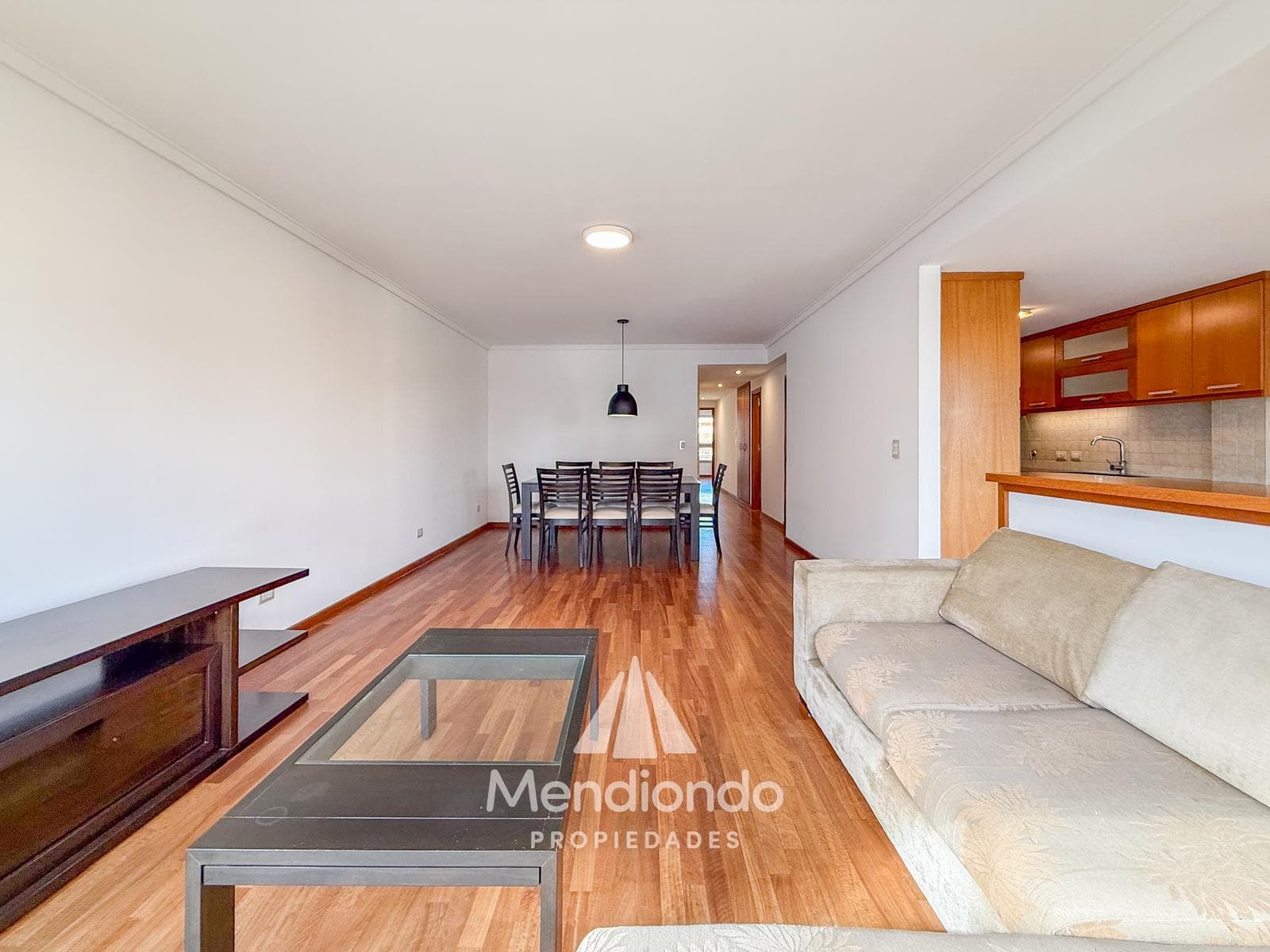 High-end 3-bedroom duplex with 2 parking spaces and a storage room in Plaza Mitre.