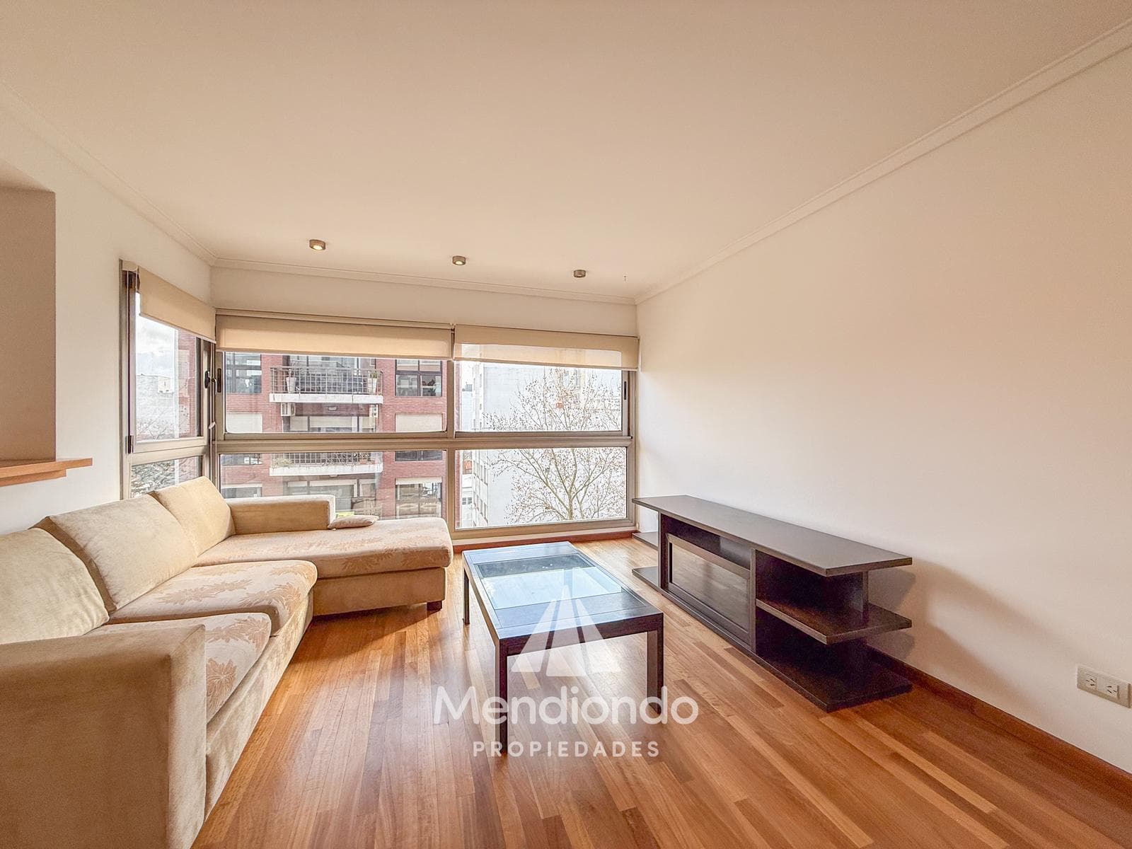 High-end 3-bedroom duplex with 2 parking spaces and a storage room in Plaza Mitre.