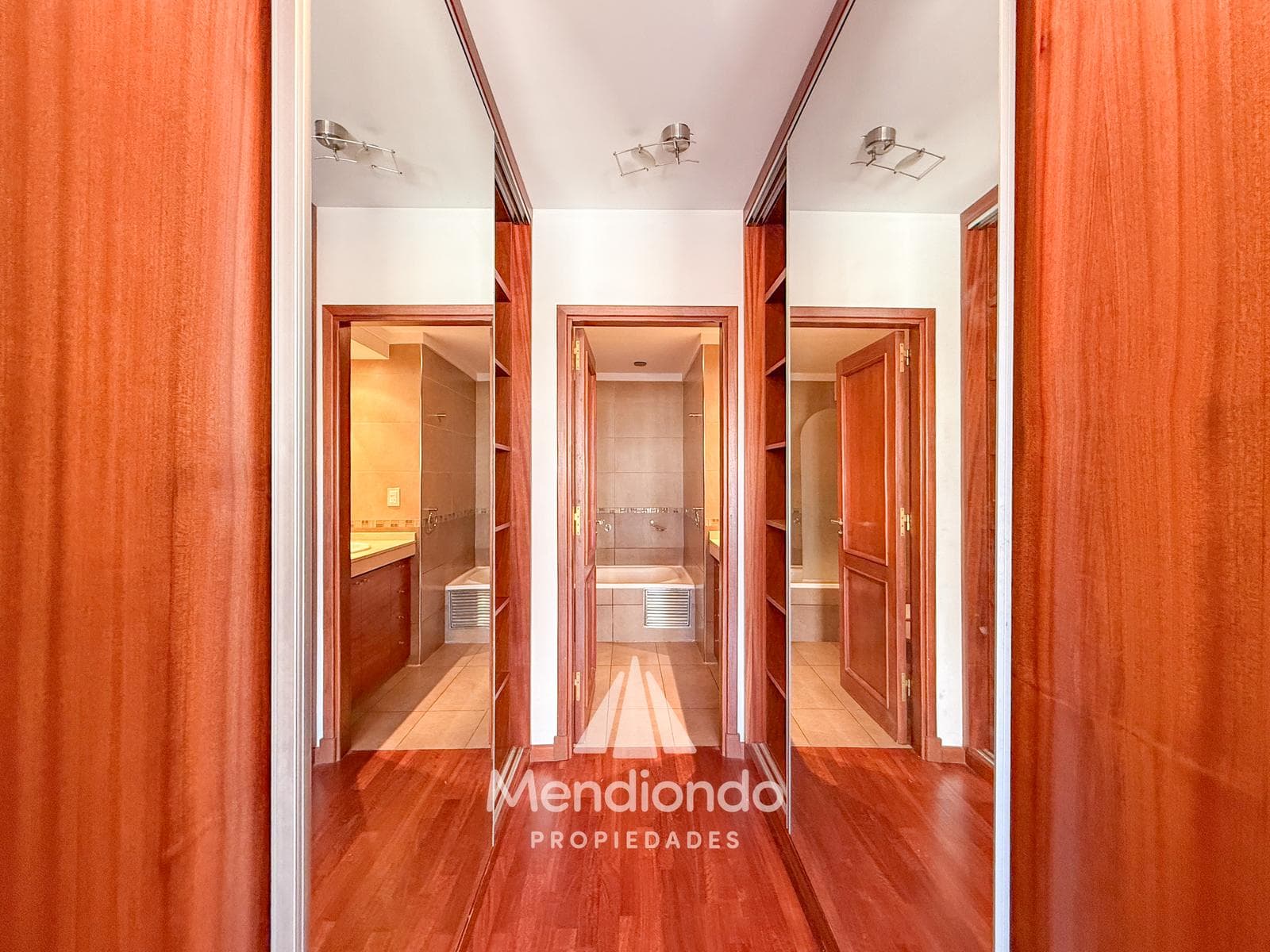 High-end 3-bedroom duplex with 2 parking spaces and a storage room in Plaza Mitre.