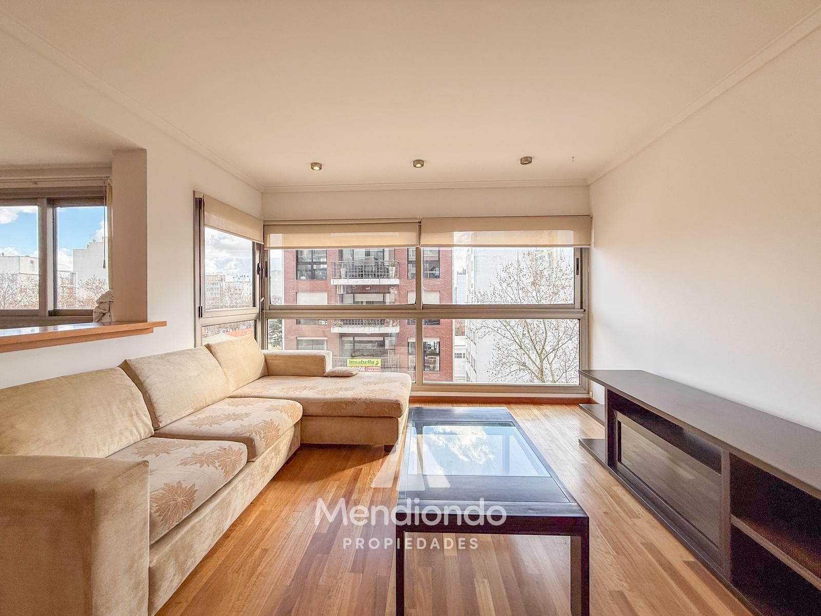 High-end 3-bedroom duplex with 2 parking spaces and a storage room in Plaza Mitre.
