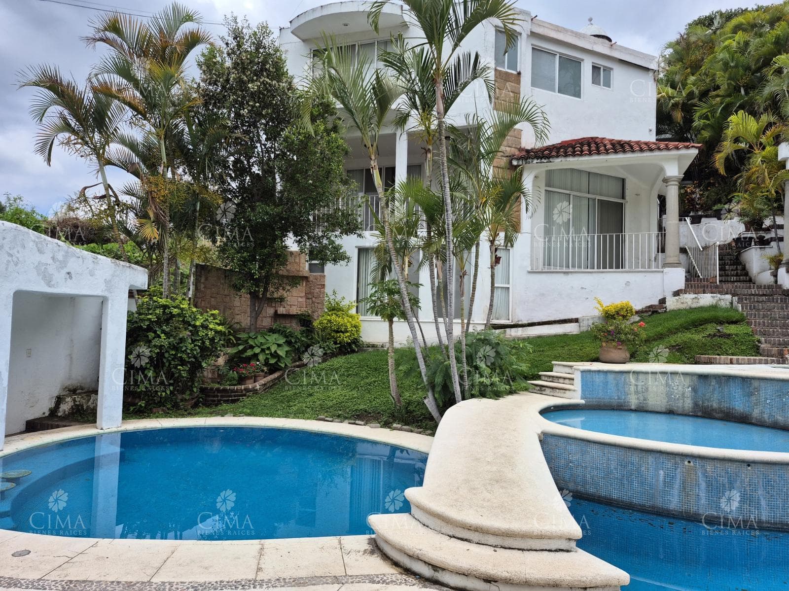 Casa En Venta En Fraccionamiento Lomas Tetela - V406