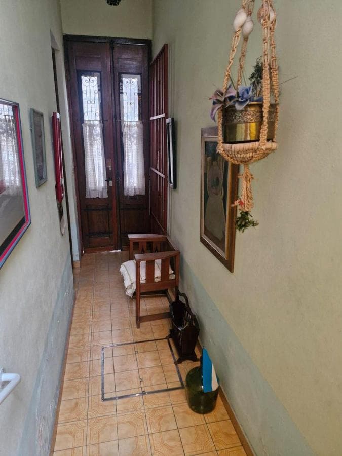 Excellent 5-Room House on Its Own Lot with Garage, BBQ, Garden, and Terrace