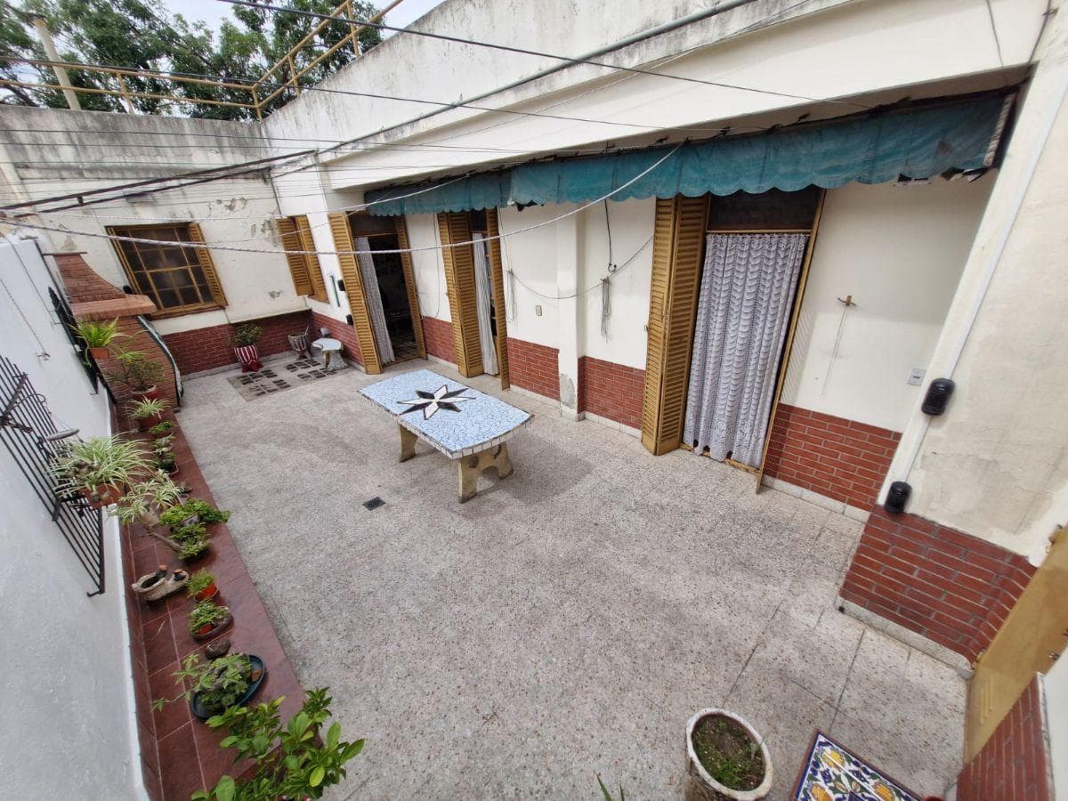 Excellent 3-Room House Facing the Street, with a Shed, Open Backyard, Patio, Terrace, and Barbecue Area