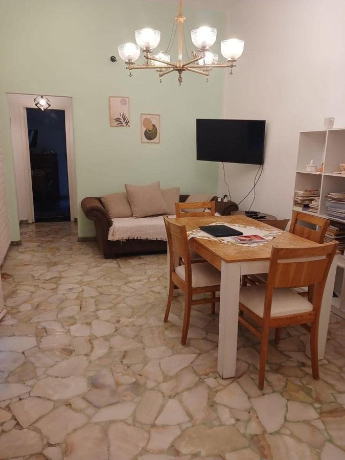 75 m² apartment. 3 rooms on the ground floor with 2 patios
