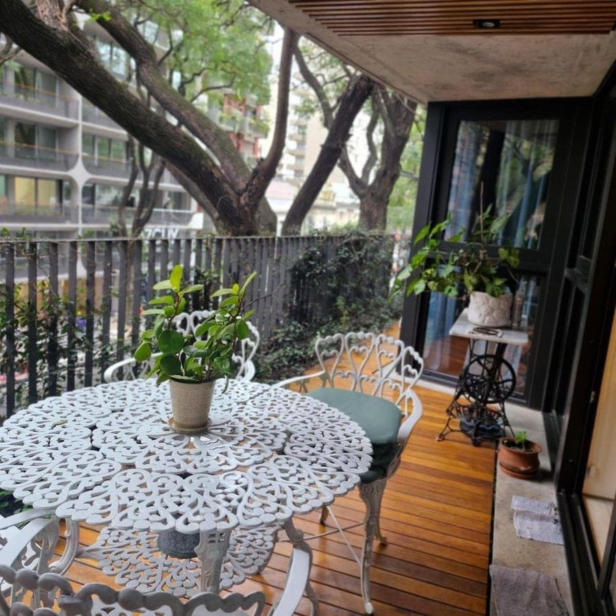 Excellent 4-bedroom apartment with 2 parking spaces, a balcony, and amenities!