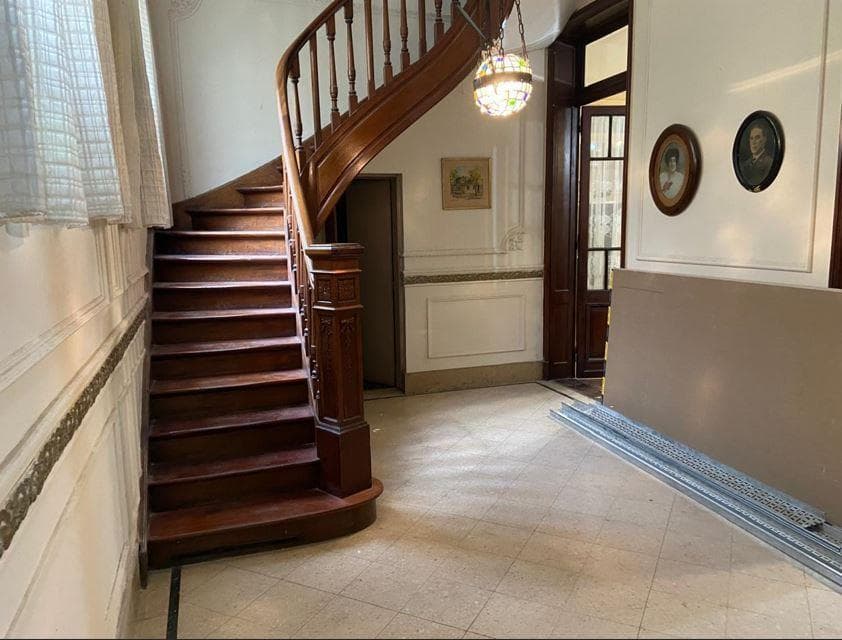 Two-story townhouse for sale: 330 m² plus its own terrace!