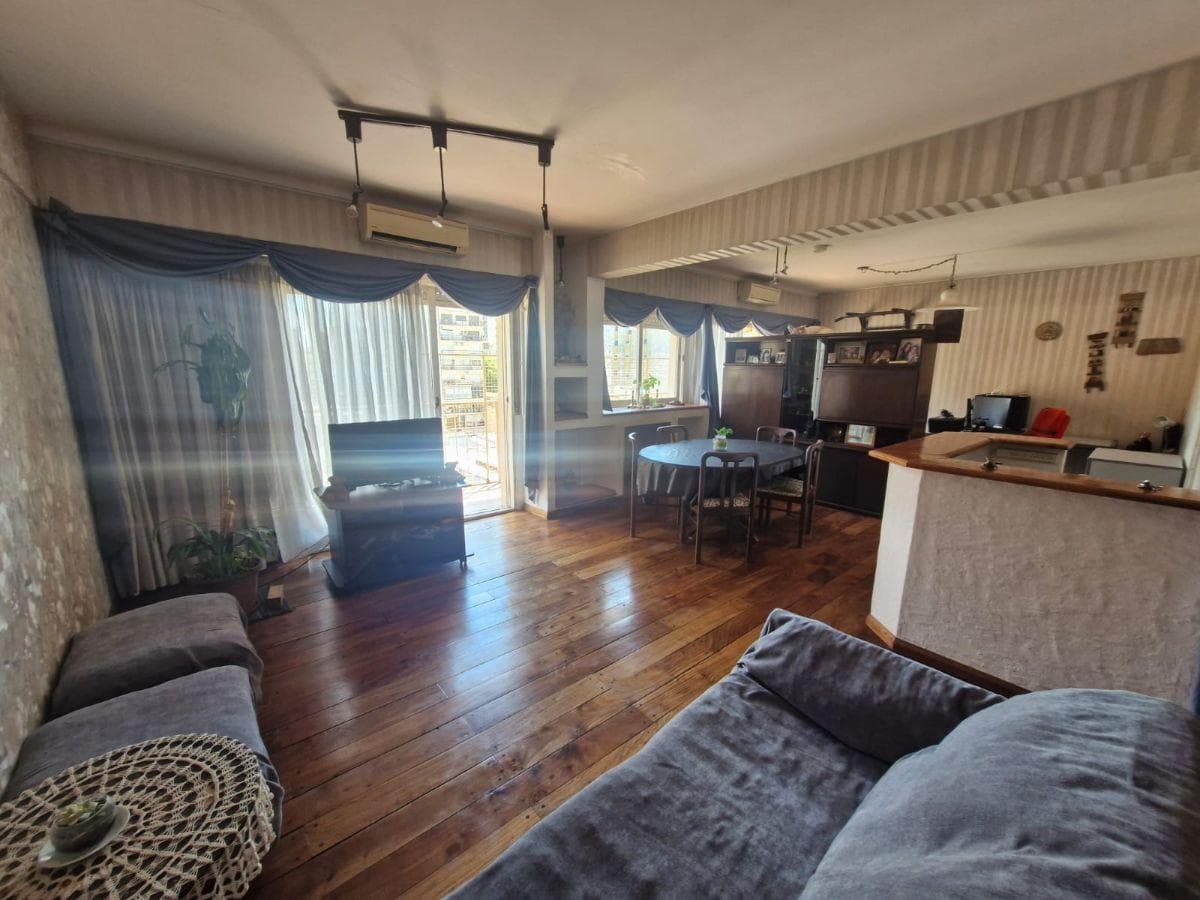 Impeccable 4-Room Apartment with Spacious Rooms, Front-Facing View, Continuous Balcony, 2 Parking Spaces, and Storage Room