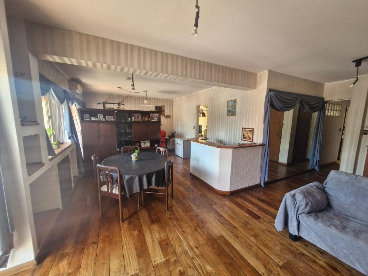 Impeccable 4-Room Apartment with Spacious Rooms, Front-Facing View, Continuous Balcony, 2 Parking Spaces, and Storage Room