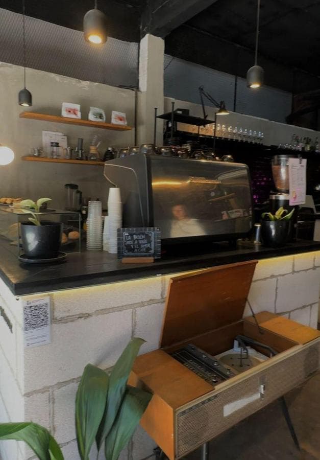 Excellent, Fully Equipped Coffee Shop Just a Few Meters from Pedro Goyena Avenue