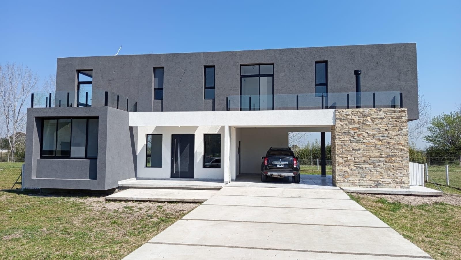 4-Bedroom House for Sale with Pool, Master Suite, and Large Yard in La Magdalena