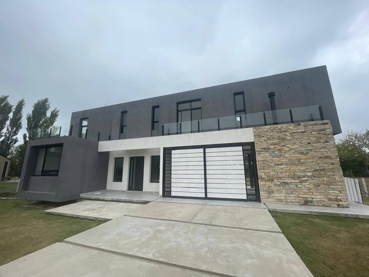 4-Bedroom House for Sale with Pool, Master Suite, and Large Yard in La Magdalena