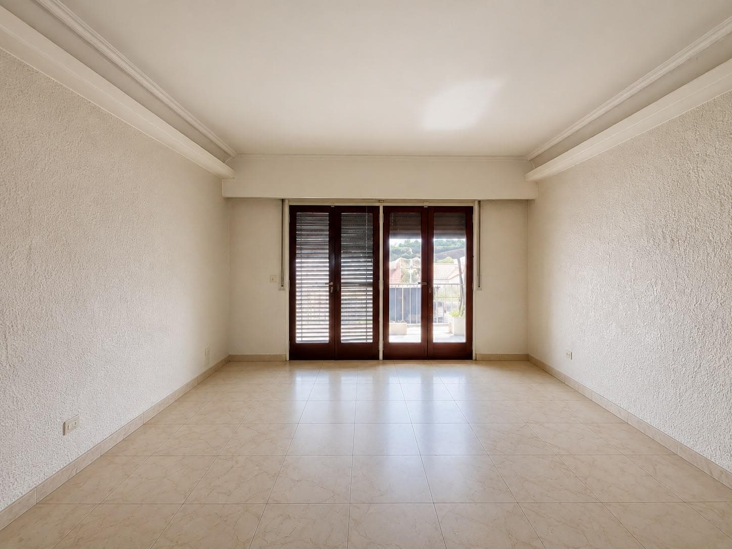 5-Room House for Sale in Remedios De Escalada, Lanús