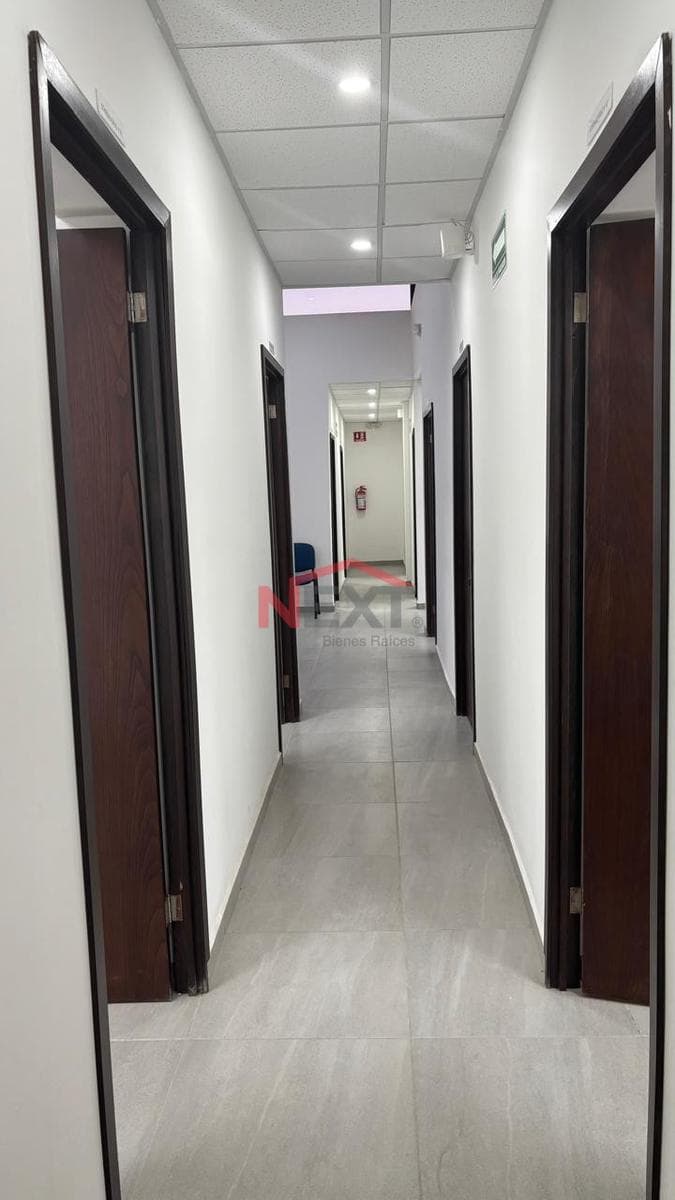 OFFICE FOR RENT IN THE LAS MINITAS NEIGHBORHOOD