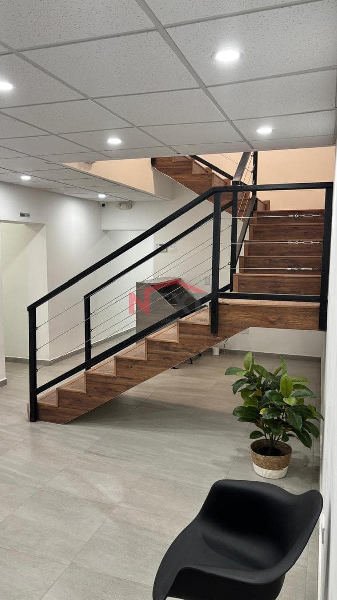 OFFICE FOR RENT IN THE LAS MINITAS NEIGHBORHOOD