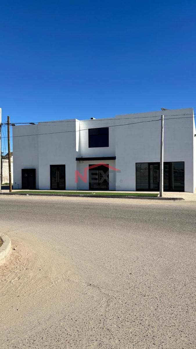 OFFICE FOR RENT IN THE LAS MINITAS NEIGHBORHOOD