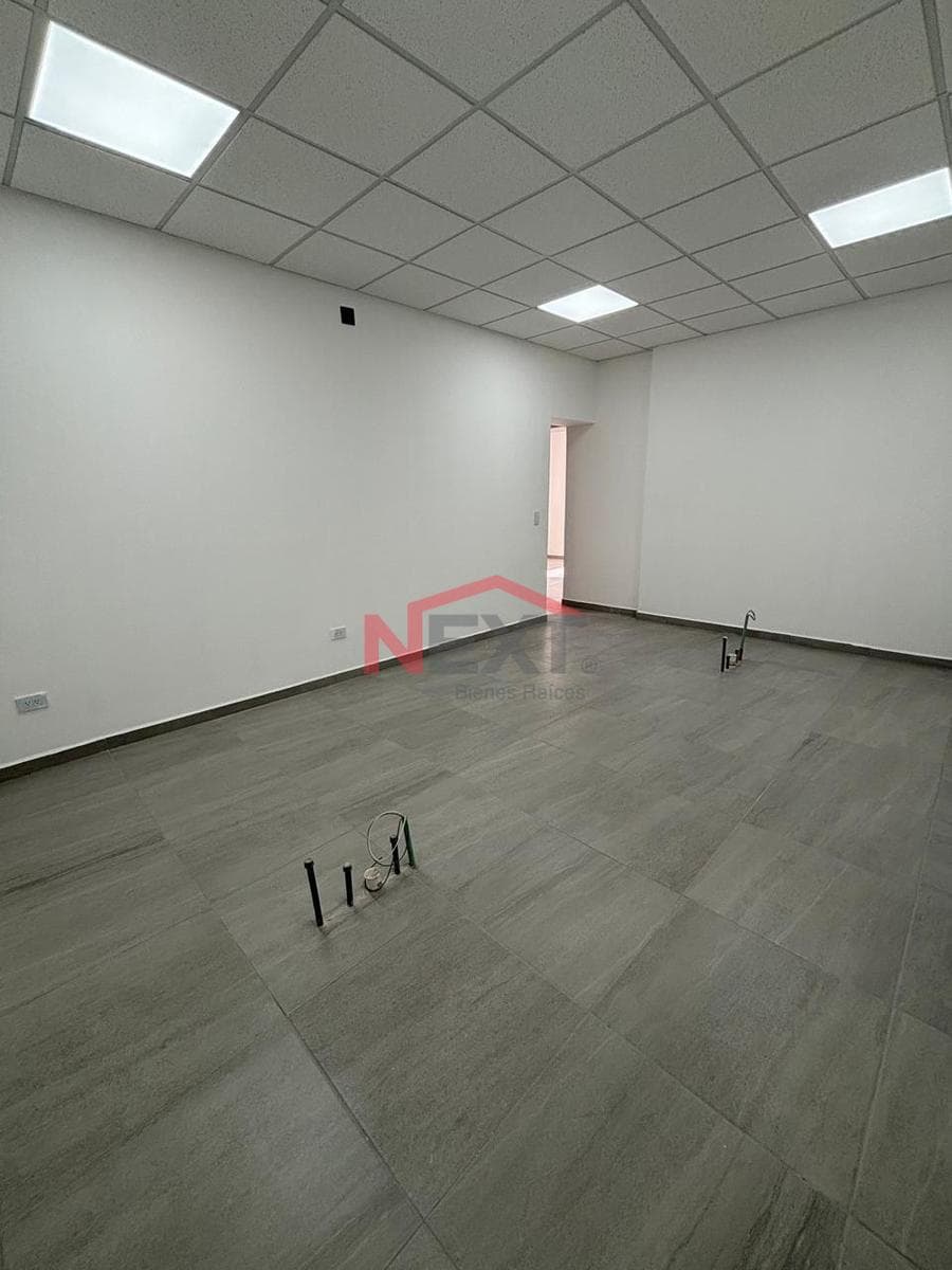 OFFICE FOR RENT IN THE LAS MINITAS NEIGHBORHOOD
