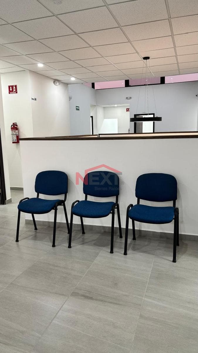 OFFICE FOR RENT IN THE LAS MINITAS NEIGHBORHOOD