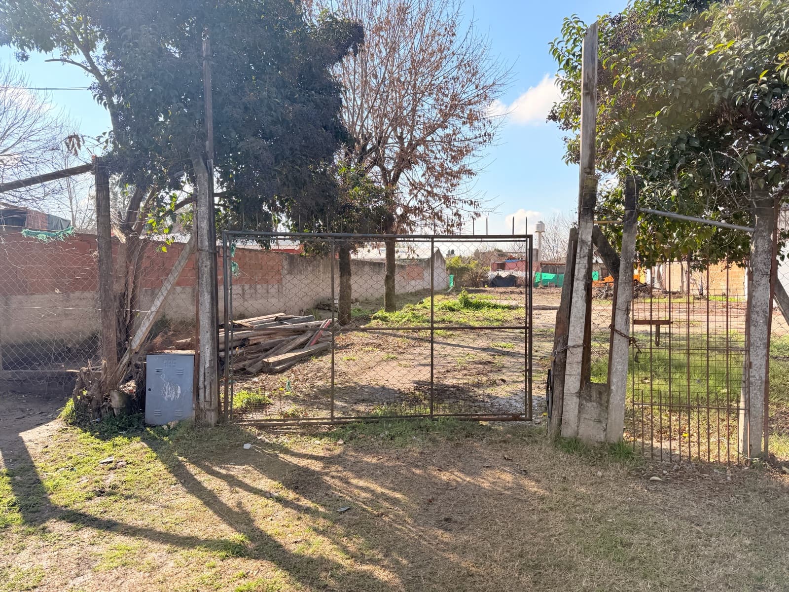 Lot in Manuel Alberti