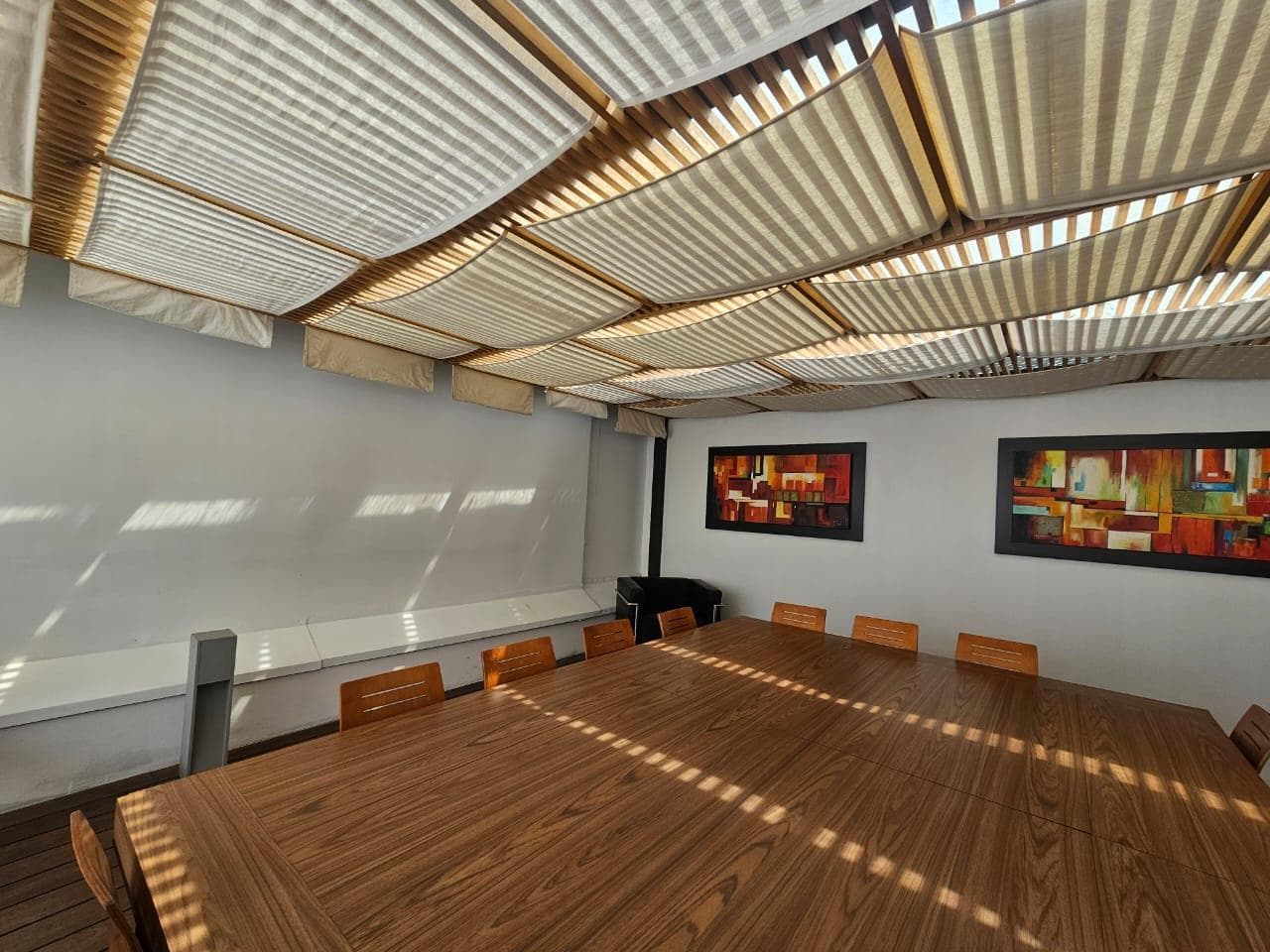 Office for rent one block from Campos Eliseos