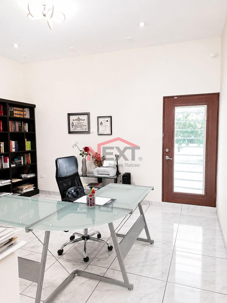 HOUSE FOR RENT IN THE VERSALLES RESIDENTIAL AREA