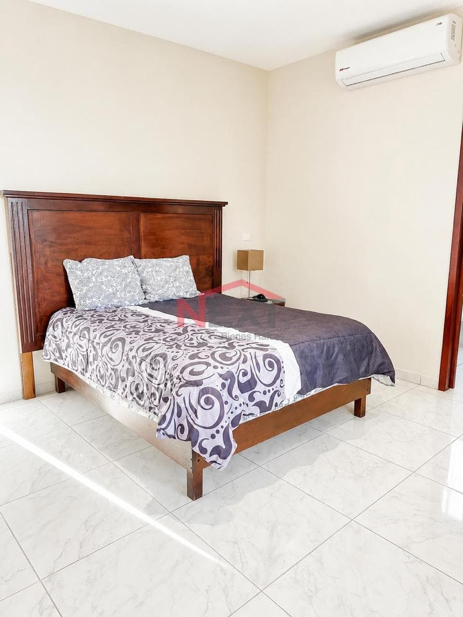 HOUSE FOR RENT IN THE VERSALLES RESIDENTIAL AREA