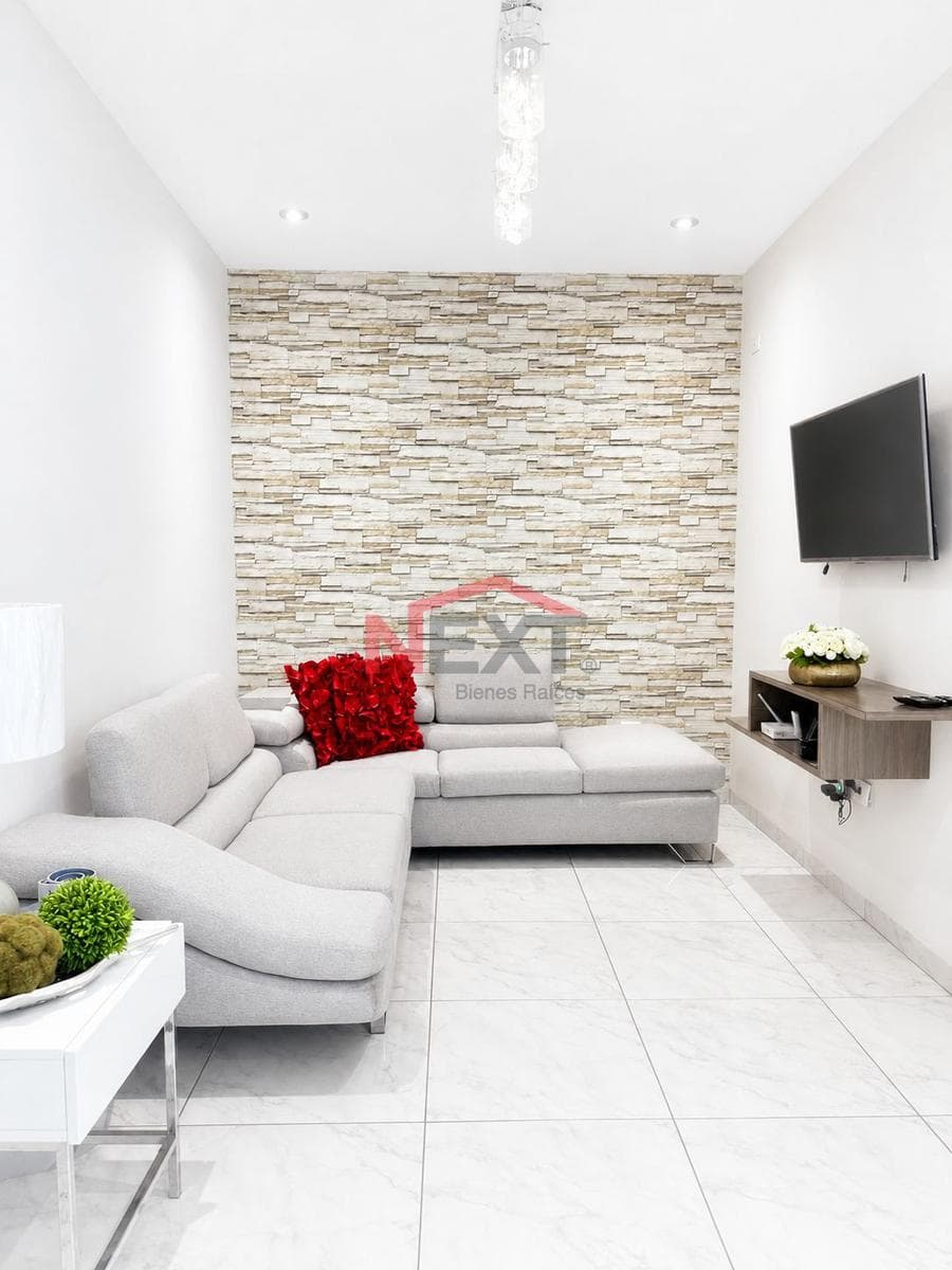 HOUSE FOR RENT IN THE VERSALLES RESIDENTIAL AREA