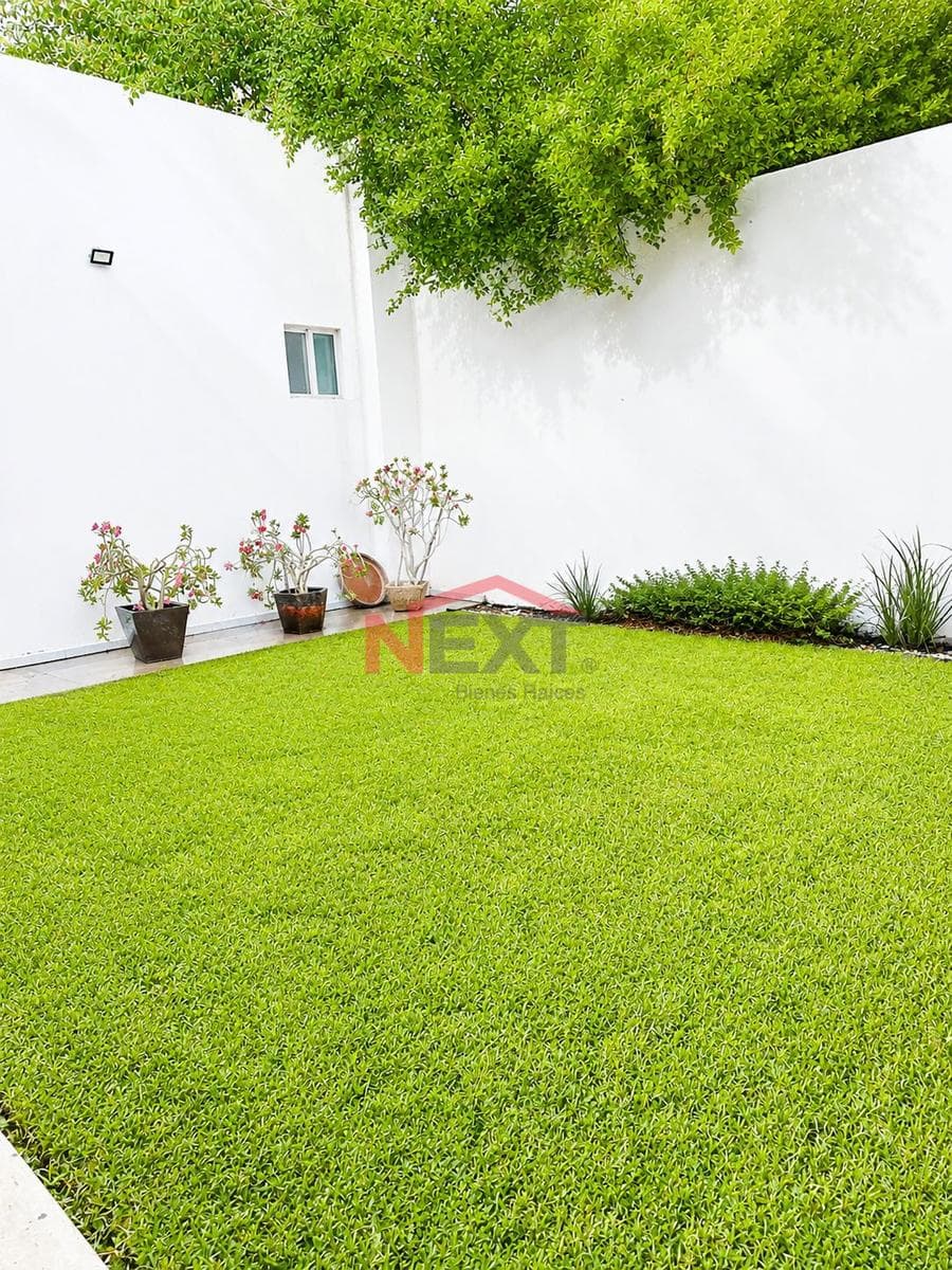 HOUSE FOR RENT IN THE VERSALLES RESIDENTIAL AREA