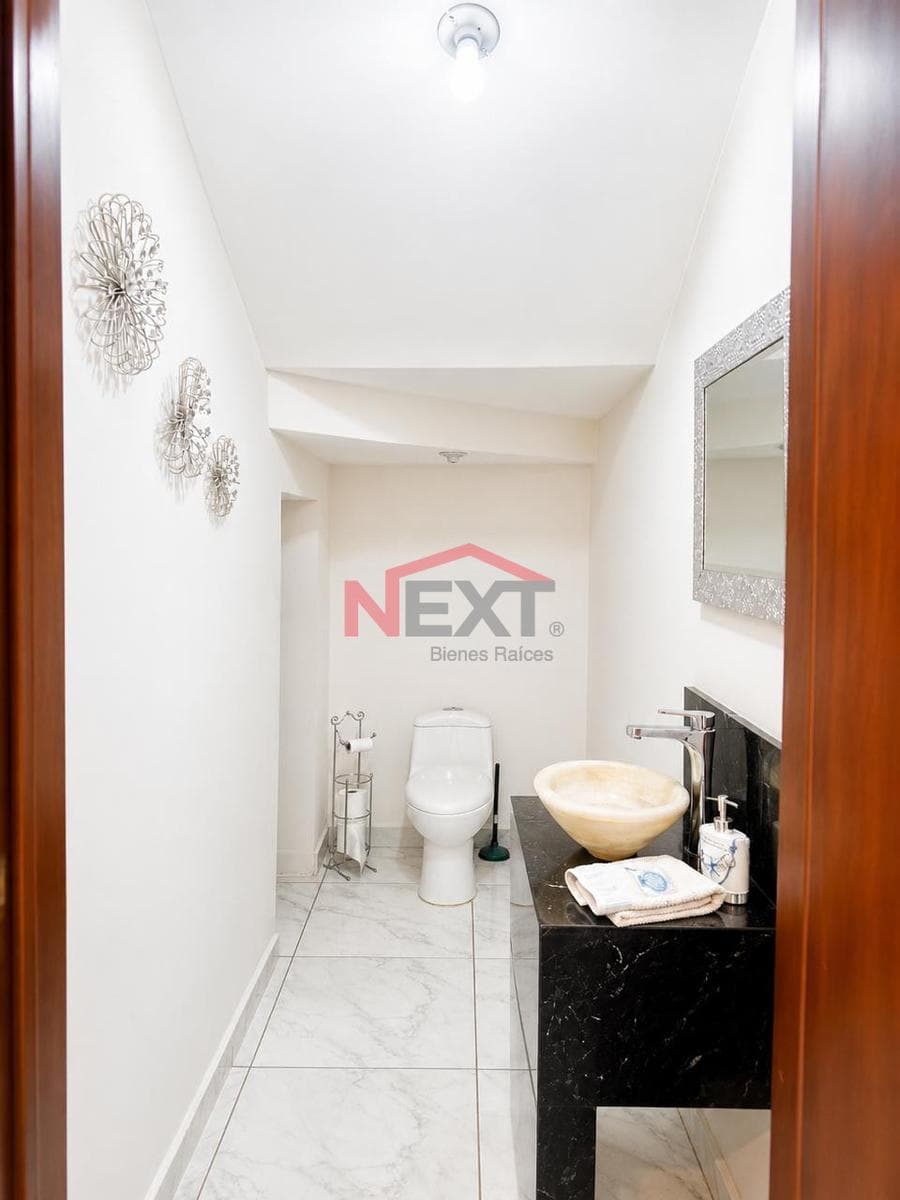 HOUSE FOR RENT IN THE VERSALLES RESIDENTIAL AREA