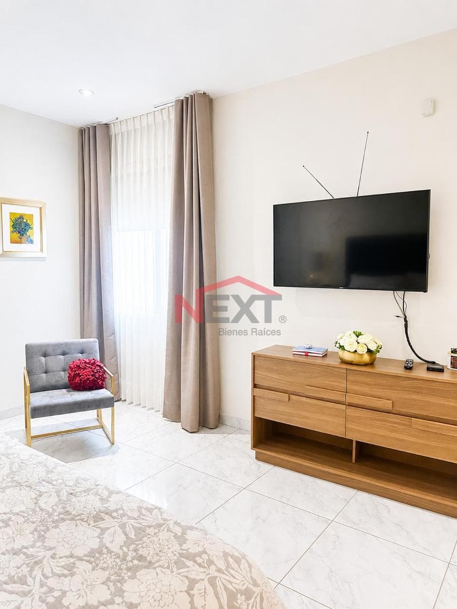HOUSE FOR RENT IN THE VERSALLES RESIDENTIAL AREA