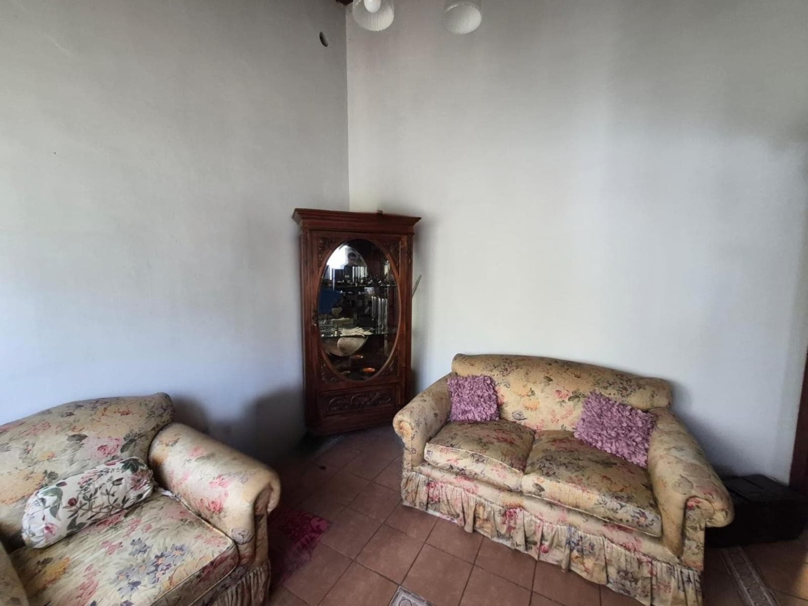 3-Room House for Sale with Garage in Banfield