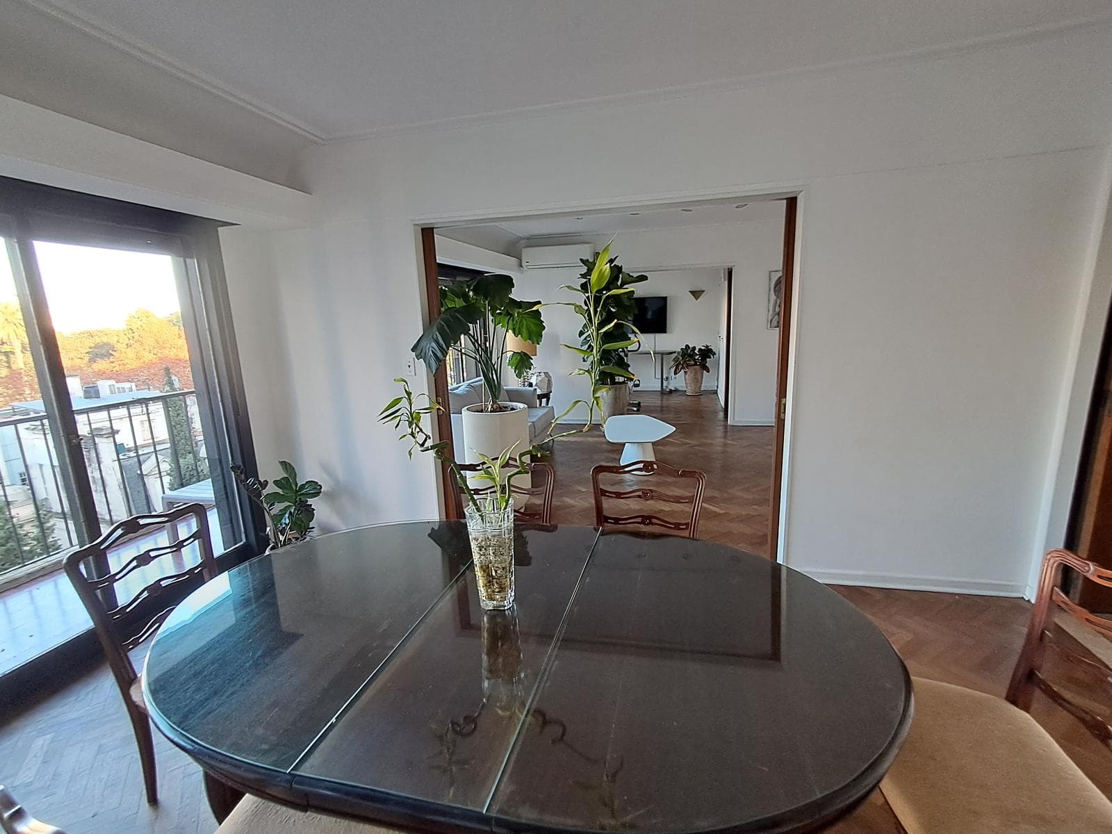 4-room apartment for sale on Av. del Libertador, high floor, very bright