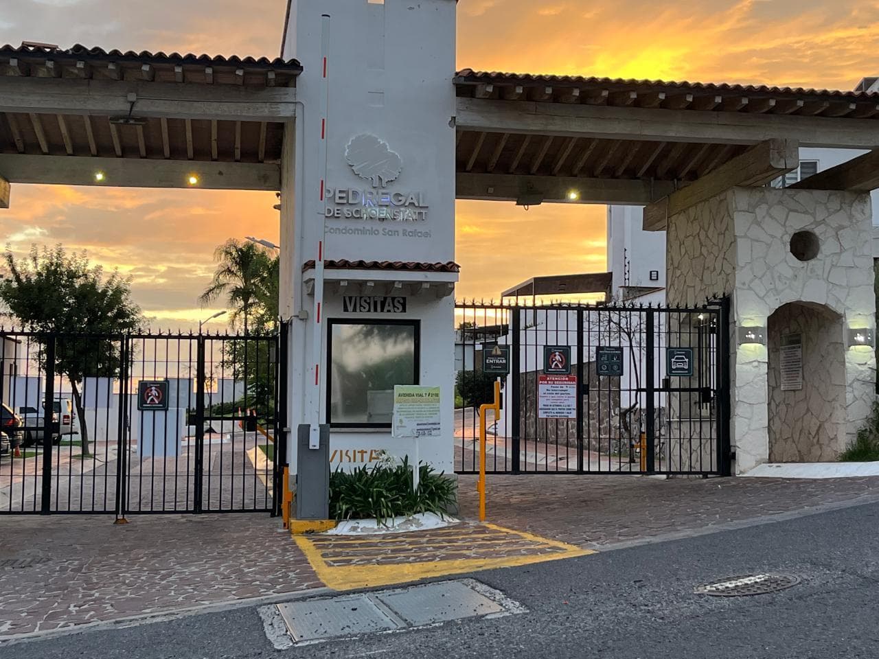 Land—A ONE-OF-A-KIND CORNER LOT OPPORTUNITY! LAND FOR SALE IN CORREGIDORA, QUERÉTARO
