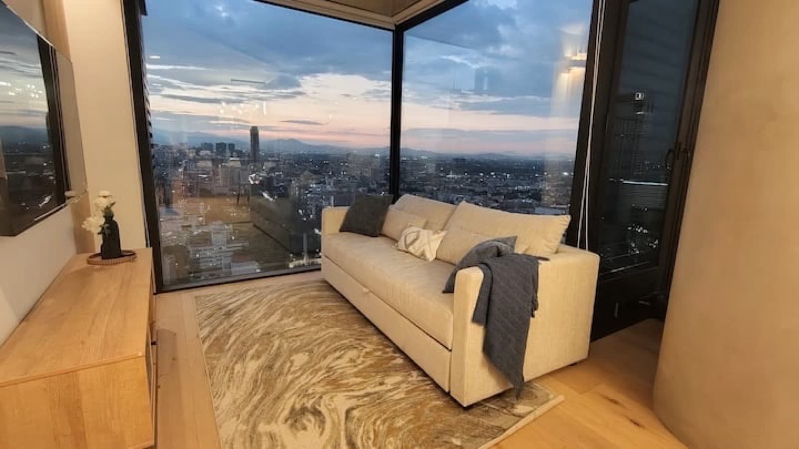 Rent a Furnished and Fully Equipped Apartment at The University Tower in Juárez, Cuauhtémoc