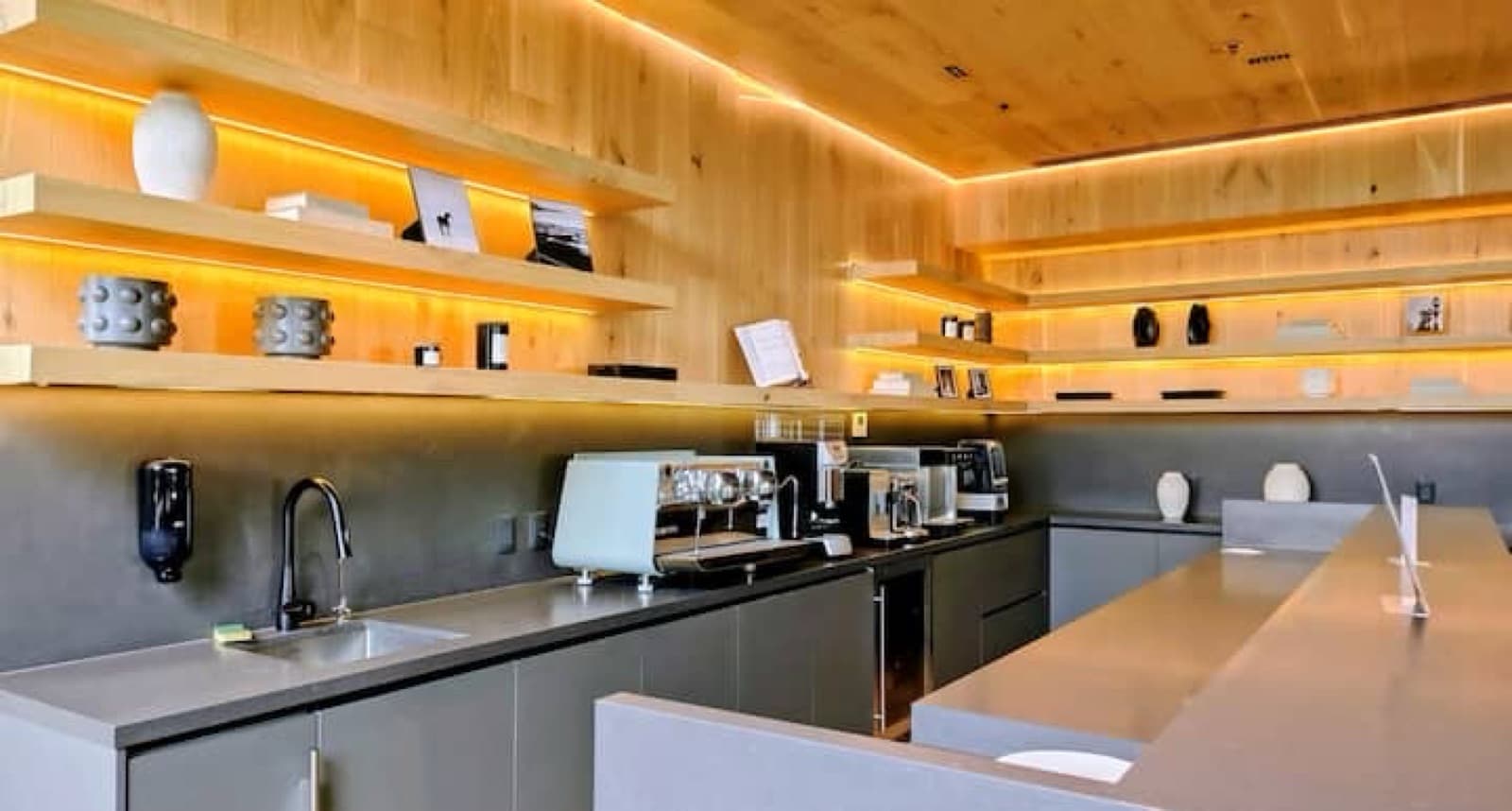 Rent a Furnished and Fully Equipped Apartment at The University Tower in Juárez, Cuauhtémoc