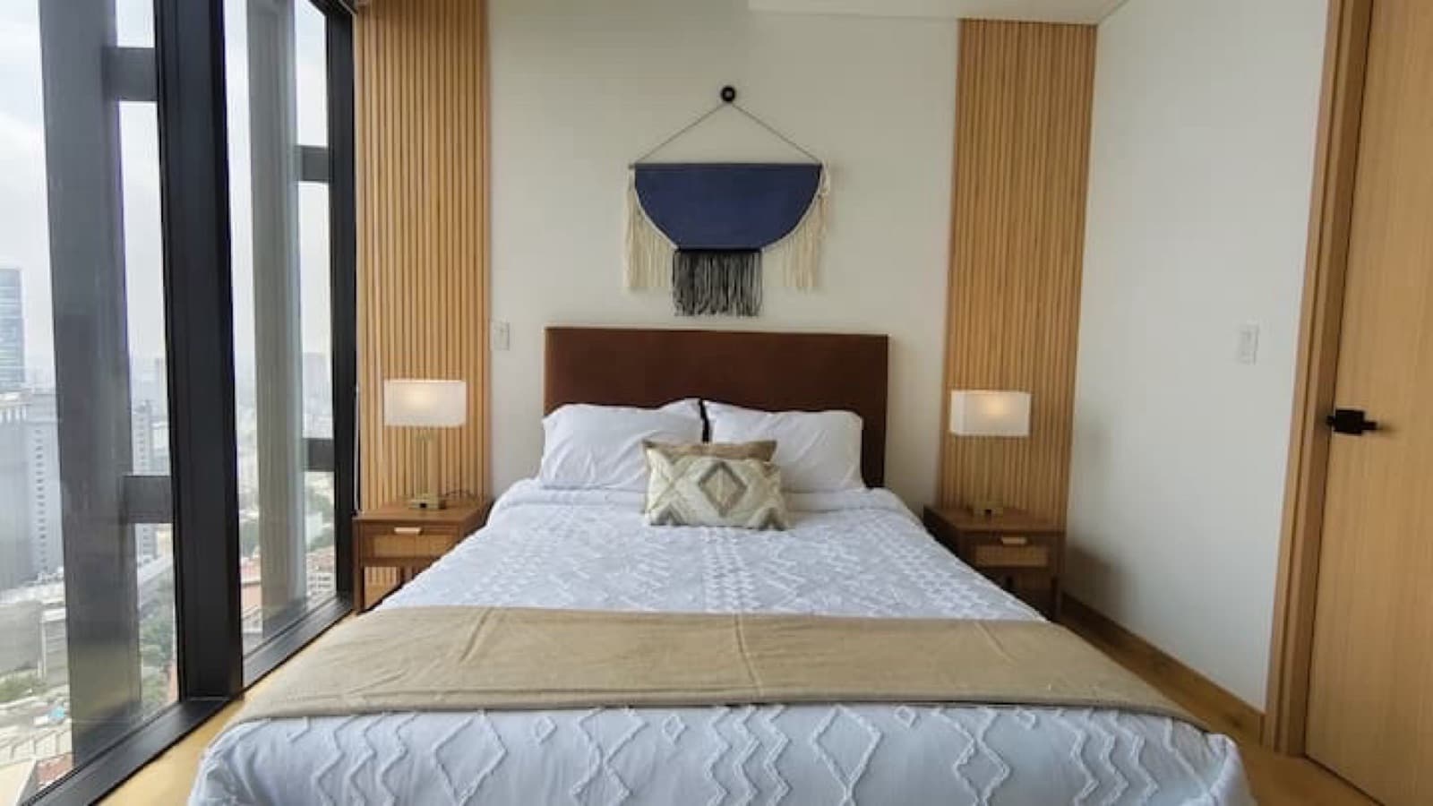 Rent a Furnished and Fully Equipped Apartment at The University Tower in Juárez, Cuauhtémoc
