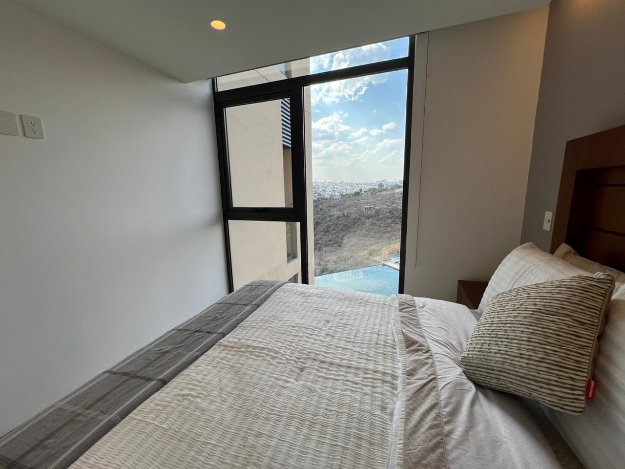 Departamento Amueblado con 2 Recámaras en Adamant Grand con excelentes Amenidades