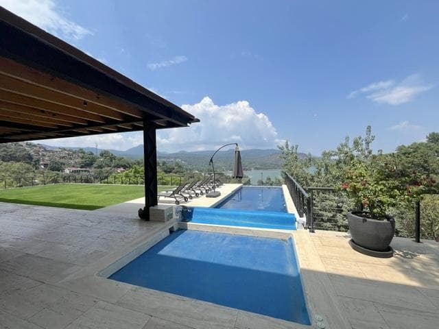 Premium Home for Sale in Valle de Lago, with Lake Views and Security