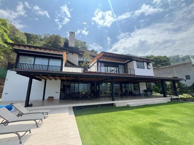 Premium Home for Sale in Valle de Lago, with Lake Views and Security
