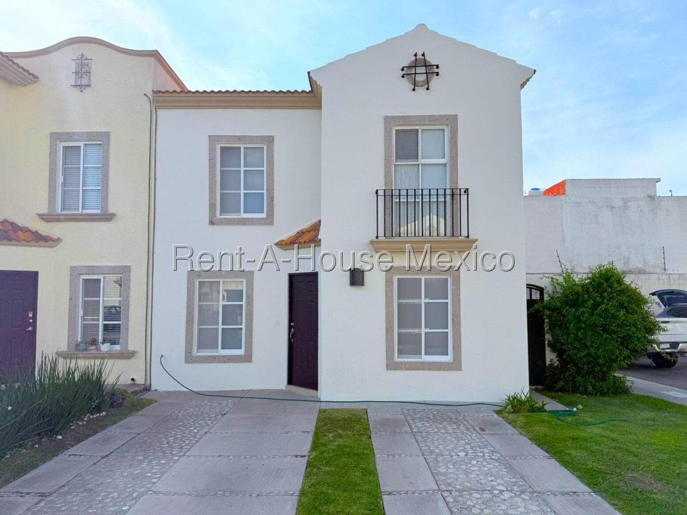 House for Sale in Residencial el Refugio. 4 bedrooms, 1 on the ground floor