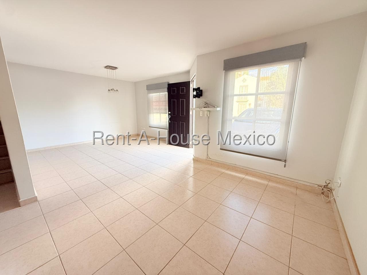 House for Sale in Residencial el Refugio. 4 bedrooms, 1 on the ground floor