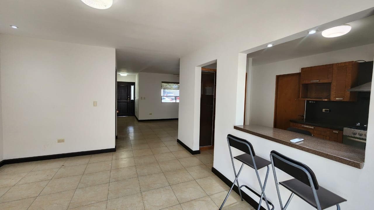 FOR RENT: 260-square-meter house in VISTANCIA RESIDENCIAL - National Highway in MONTERREY - Private development