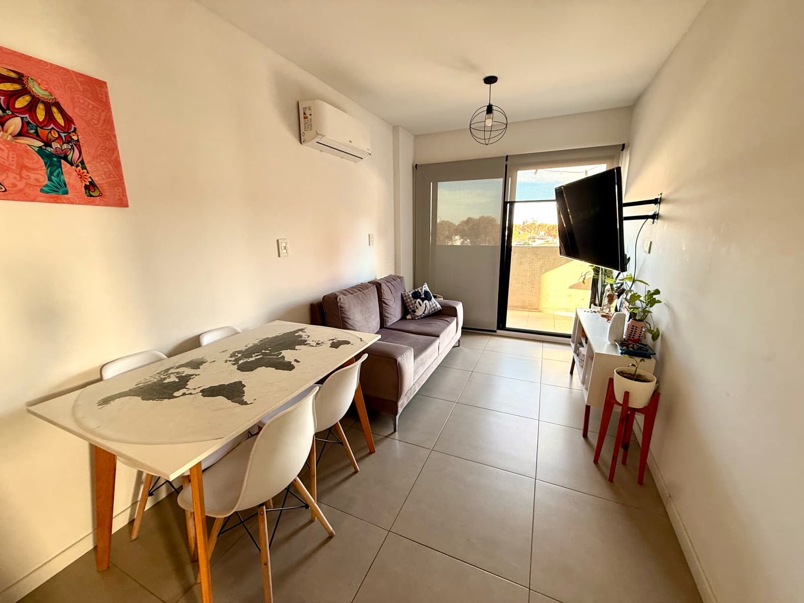 FOR SALE: 1-bedroom apartment with a front-facing balcony and amenities, Echesortu, Rosario, Santa Fe.