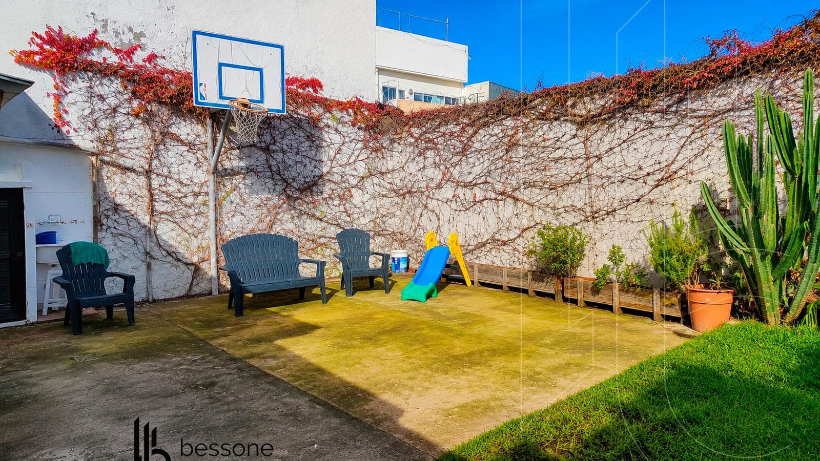 4-Room House with Patio, Garage, and Patio in Chauvin