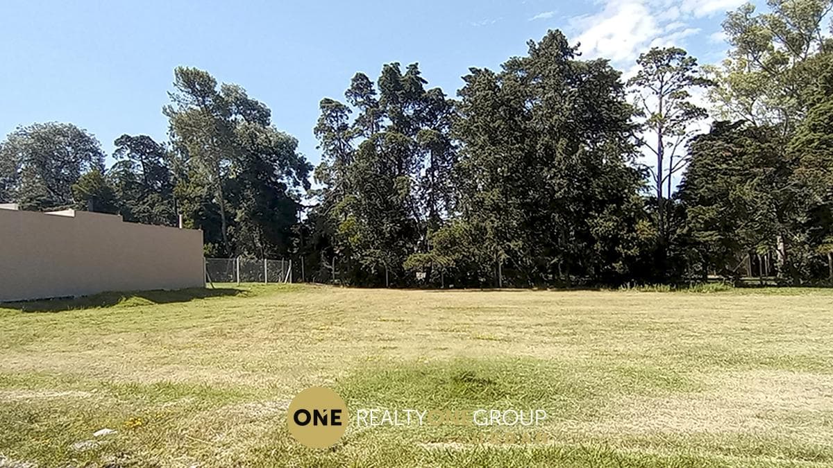 Lot for Sale in the La Serena Gated Community, located at 456 between 30 and 132 bis in City Bell.