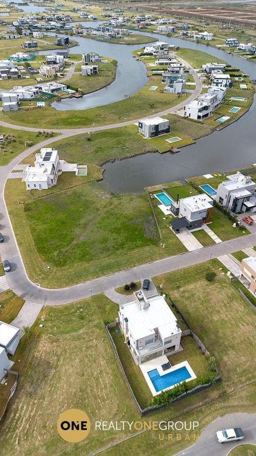 FOR SALE | 1,146 M² LOT ON A LAGOON IN THE SEBASTIÁN GABOTO NEIGHBORHOOD – PUEBLOS DEL PLATA