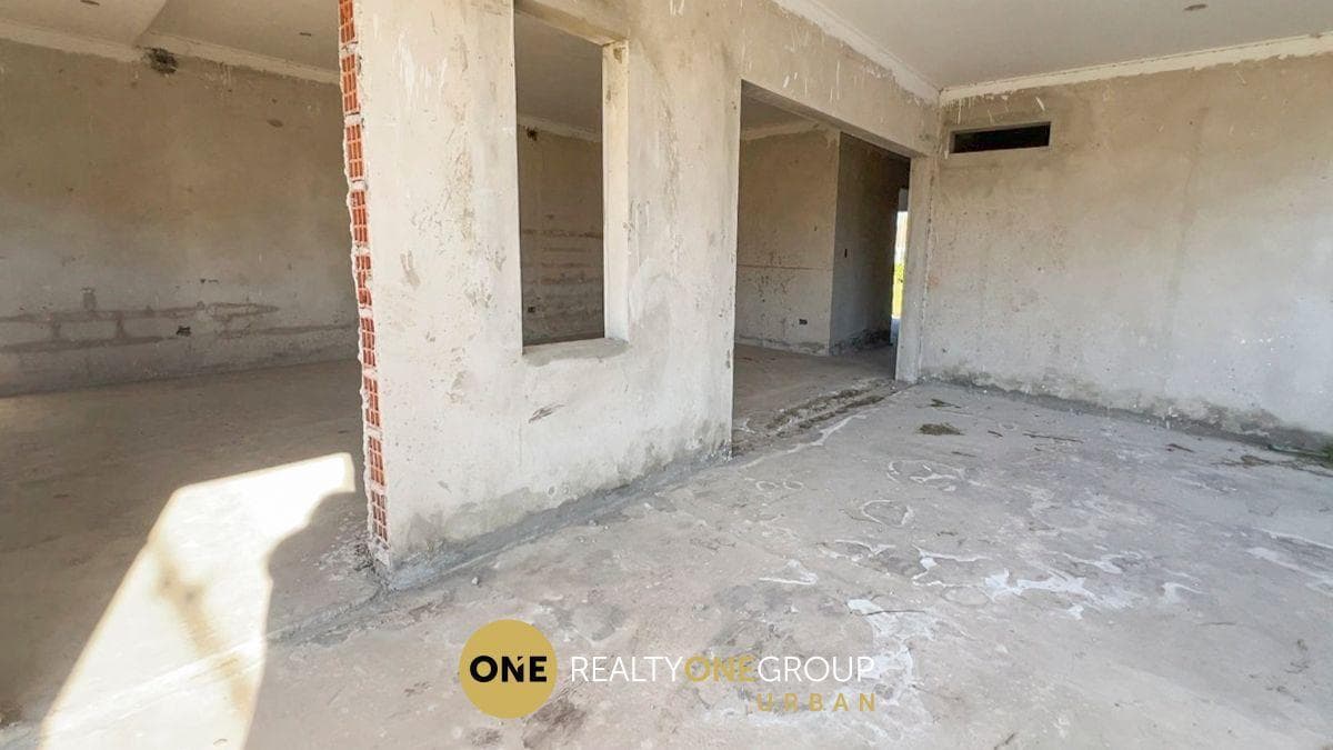 House Under Construction for Sale, 273 m² – Melchor Romero, La Plata